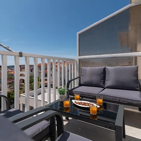 Apartmani Ville Vengo Trogir Exterior photo